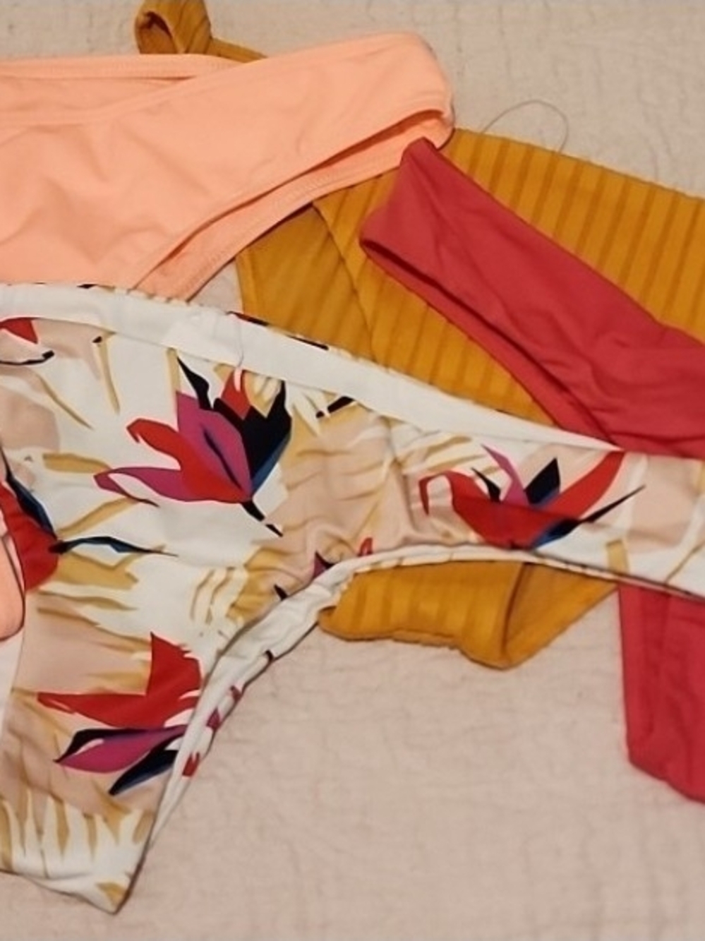 Billabong & Roxy bundle of 4 size L Mix Women's Swim Bikini Bottoms